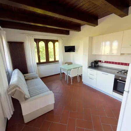 Casa Mario Spacious Garden Apartments, Domaso