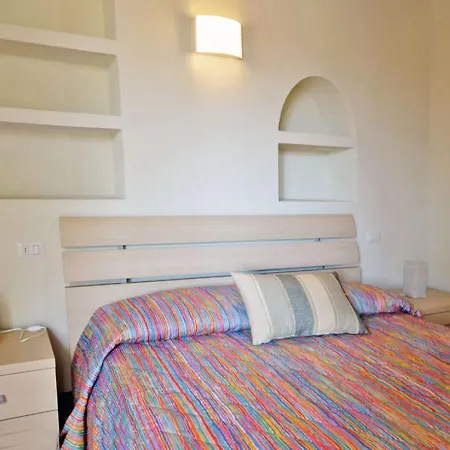 Casa Mario Spacious Garden Apartments, Domaso